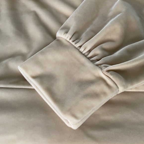 Velour top - Picture 2 of 10